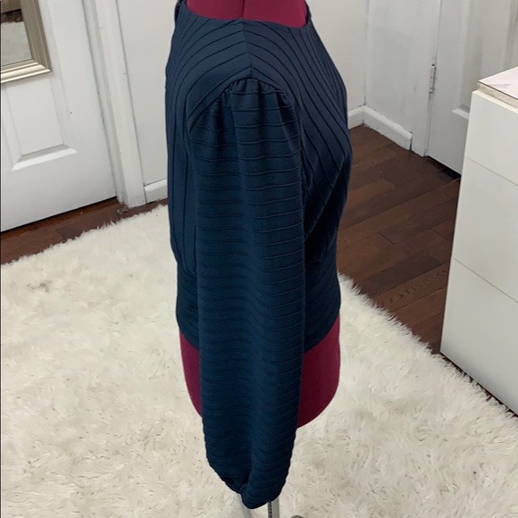 Puff bell sleeve Navy textured stretchy top - Picture 4 of 5